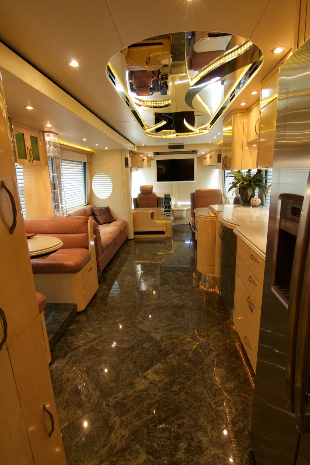 2005 Prevost Parliament XLII For Sale