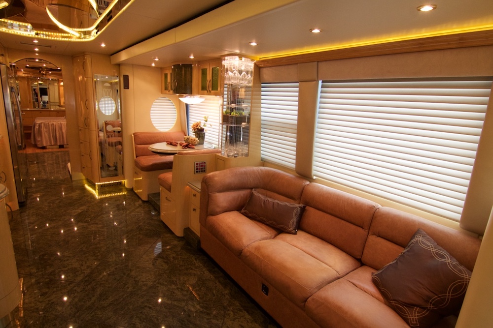 2005 Prevost Parliament XLII For Sale