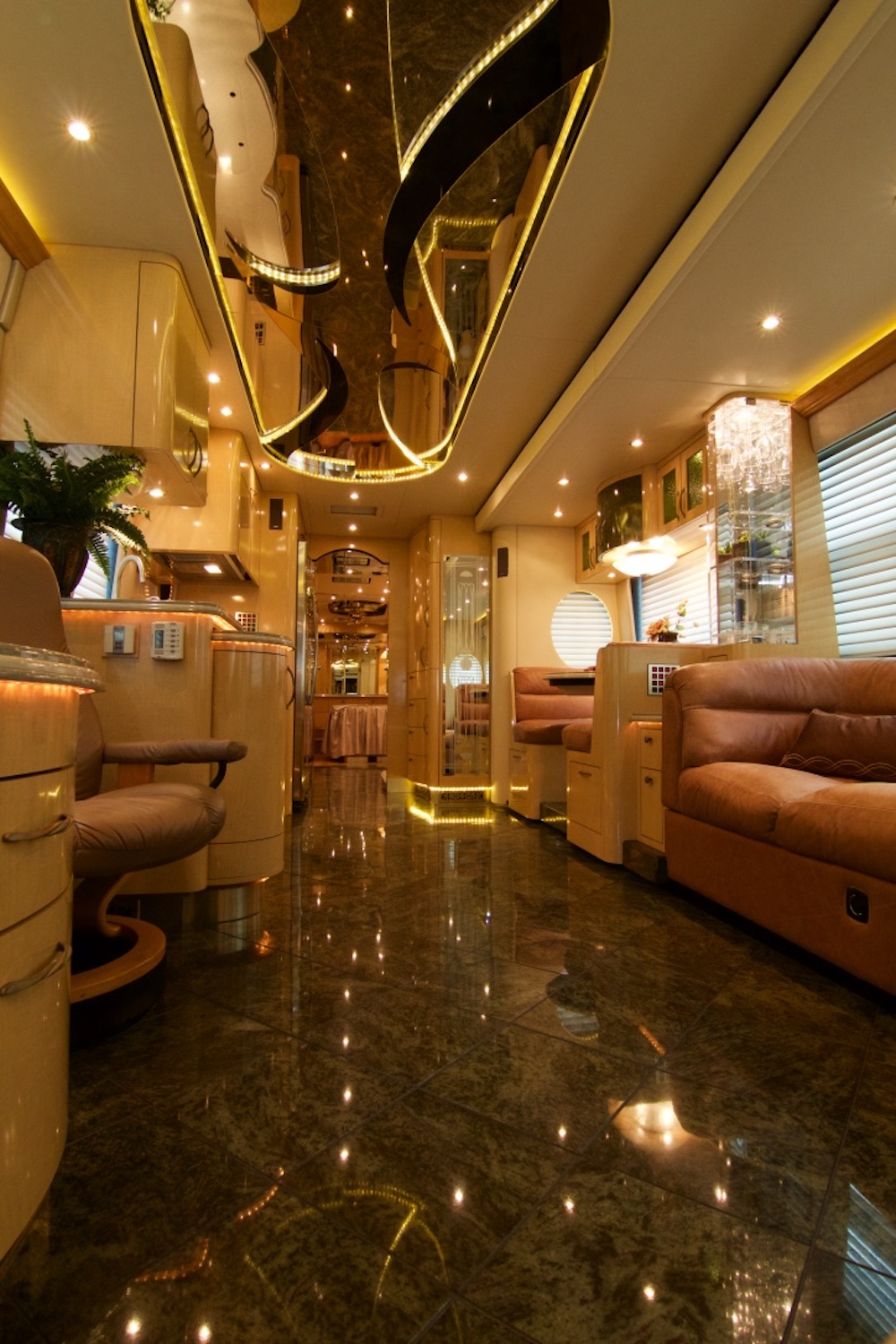 2005 Prevost Parliament XLII For Sale