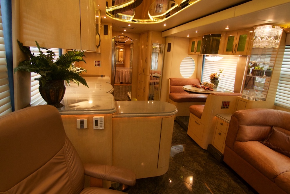 2005 Prevost Parliament XLII For Sale