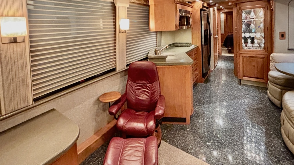 2005 Prevost Royale XLII For Sale