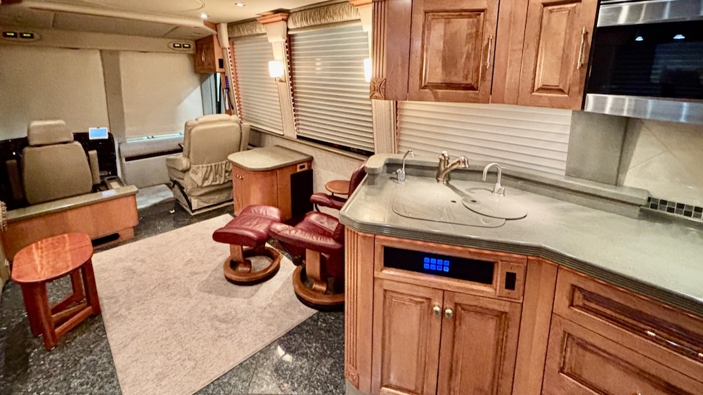 2005 Prevost Royale XLII For Sale