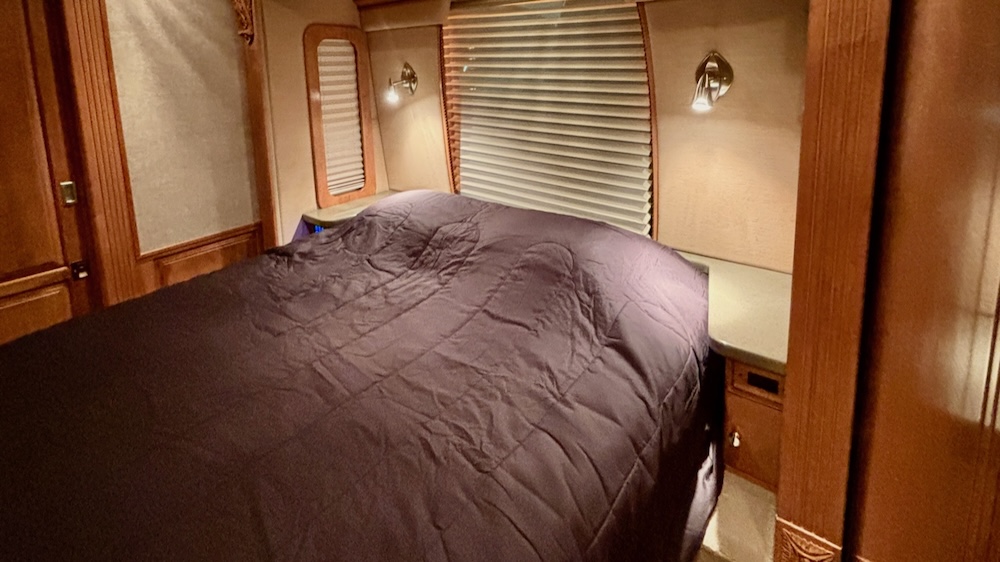 2005 Prevost Royale XLII For Sale