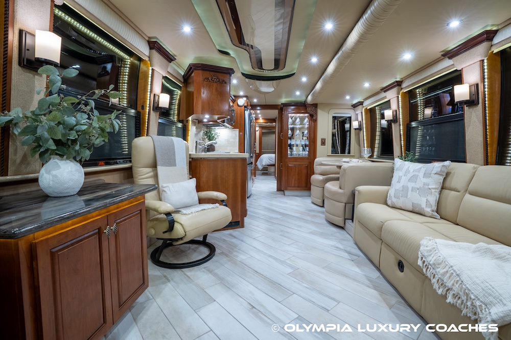 2005 Prevost Royale XLII For Sale