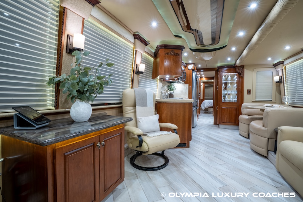 2005 Prevost Royale XLII For Sale