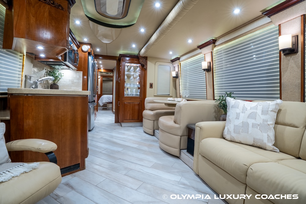 2005 Prevost Royale XLII For Sale