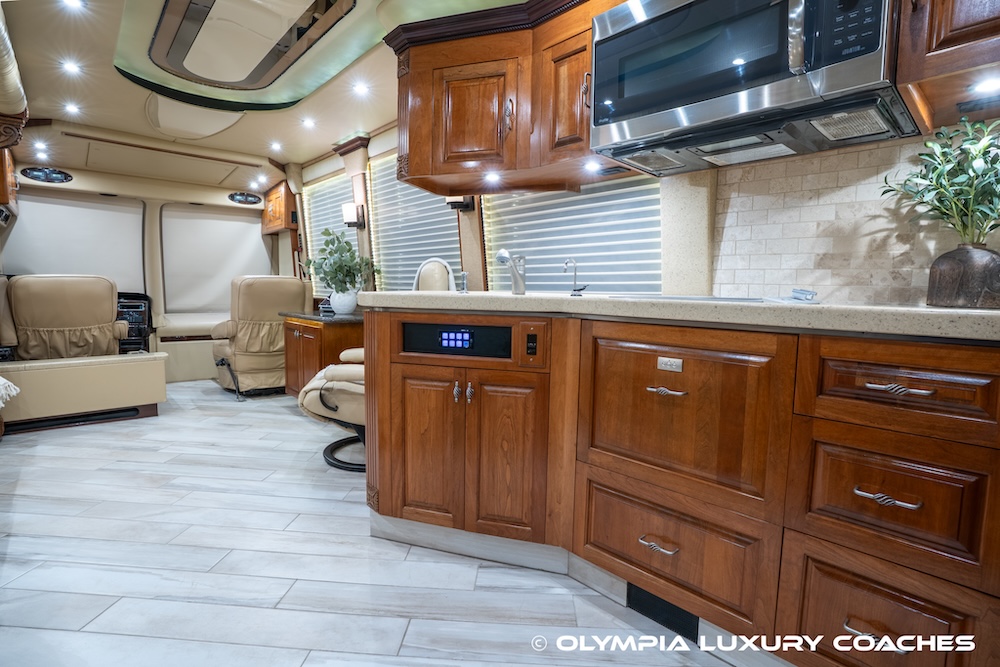 2005 Prevost Royale XLII For Sale