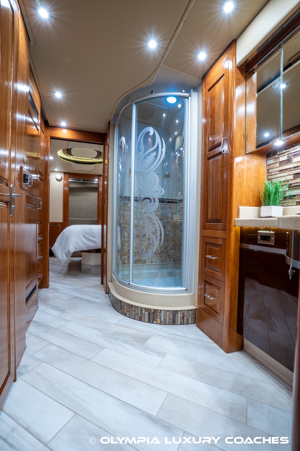 2005 Prevost Royale XLII For Sale