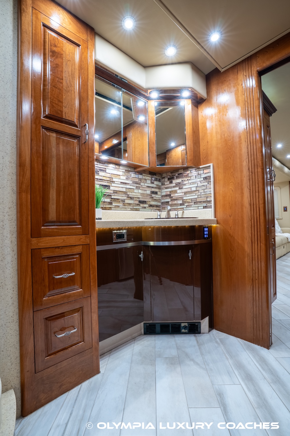 2005 Prevost Royale XLII For Sale