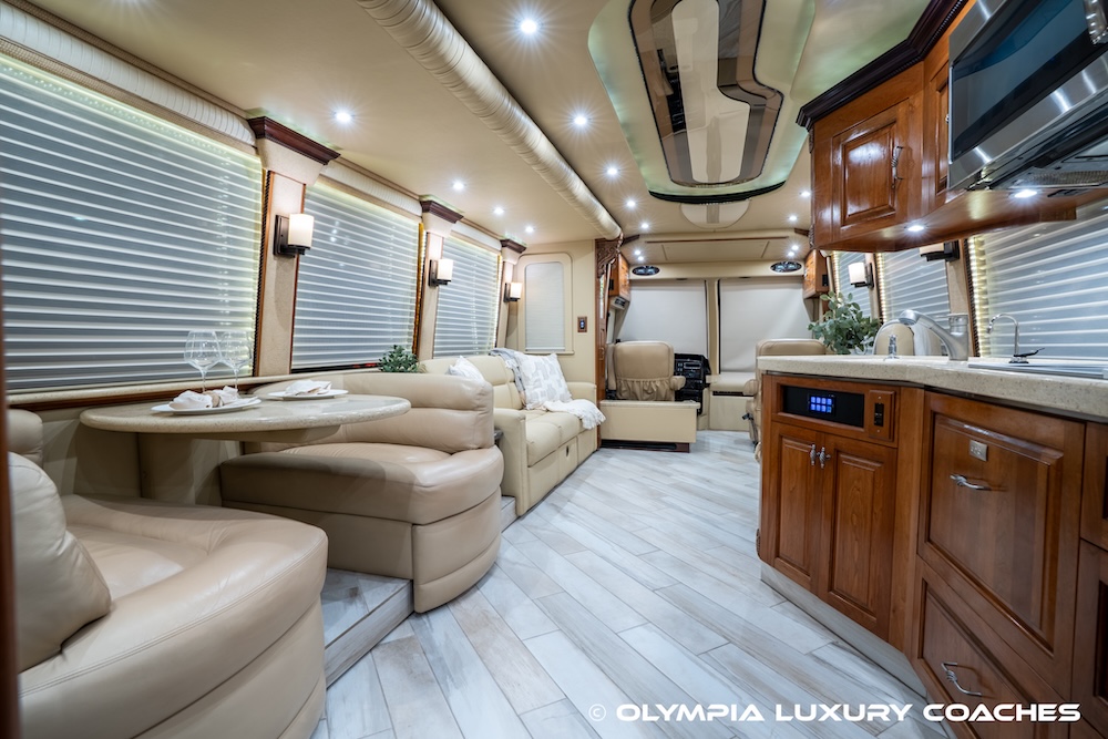 2005 Prevost Royale XLII For Sale