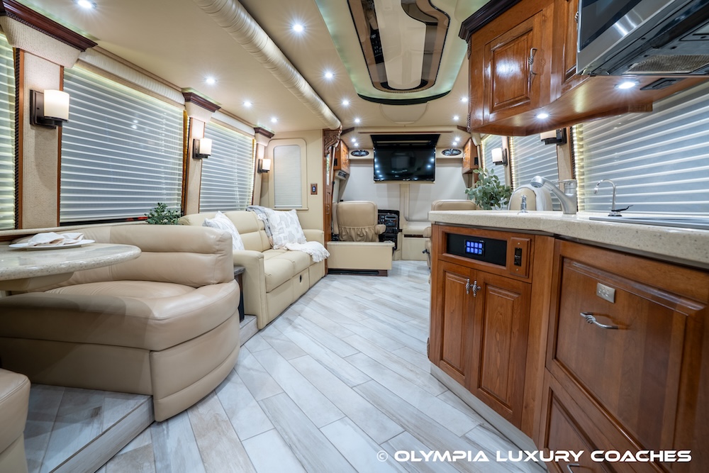2005 Prevost Royale XLII For Sale