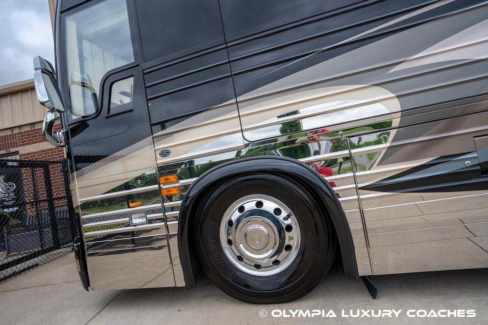 2005 Prevost Royale XLII For Sale