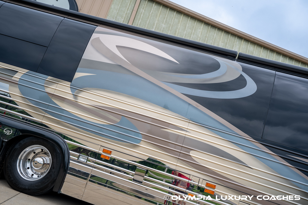 2005 Prevost Royale XLII For Sale