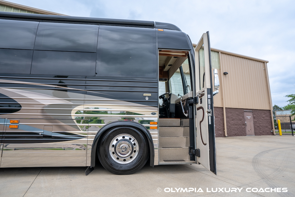 2005 Prevost Royale XLII For Sale