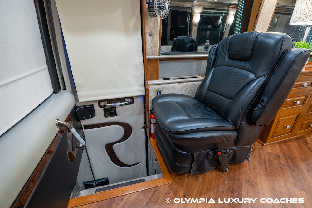 2005 Prevost Royale XLII For Sale