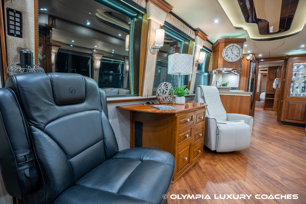 2005 Prevost Royale XLII For Sale