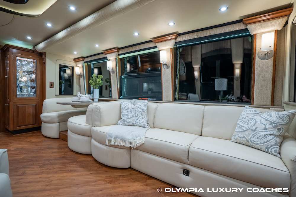 2005 Prevost Royale XLII For Sale