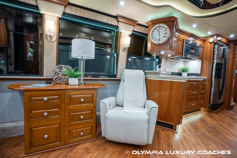 2005 Prevost Royale XLII For Sale