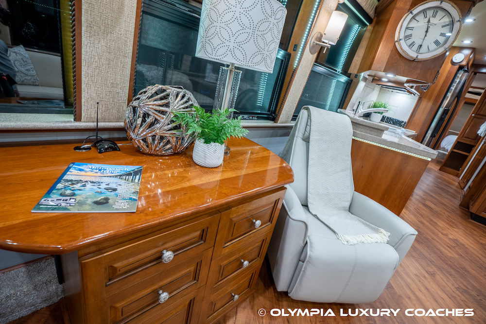 2005 Prevost Royale XLII For Sale