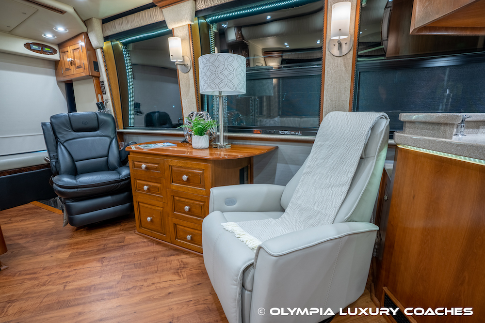 2005 Prevost Royale XLII For Sale