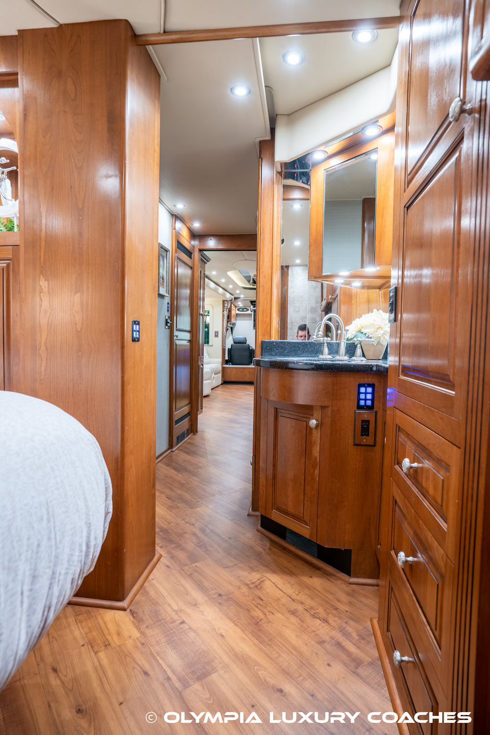 2005 Prevost Royale XLII For Sale