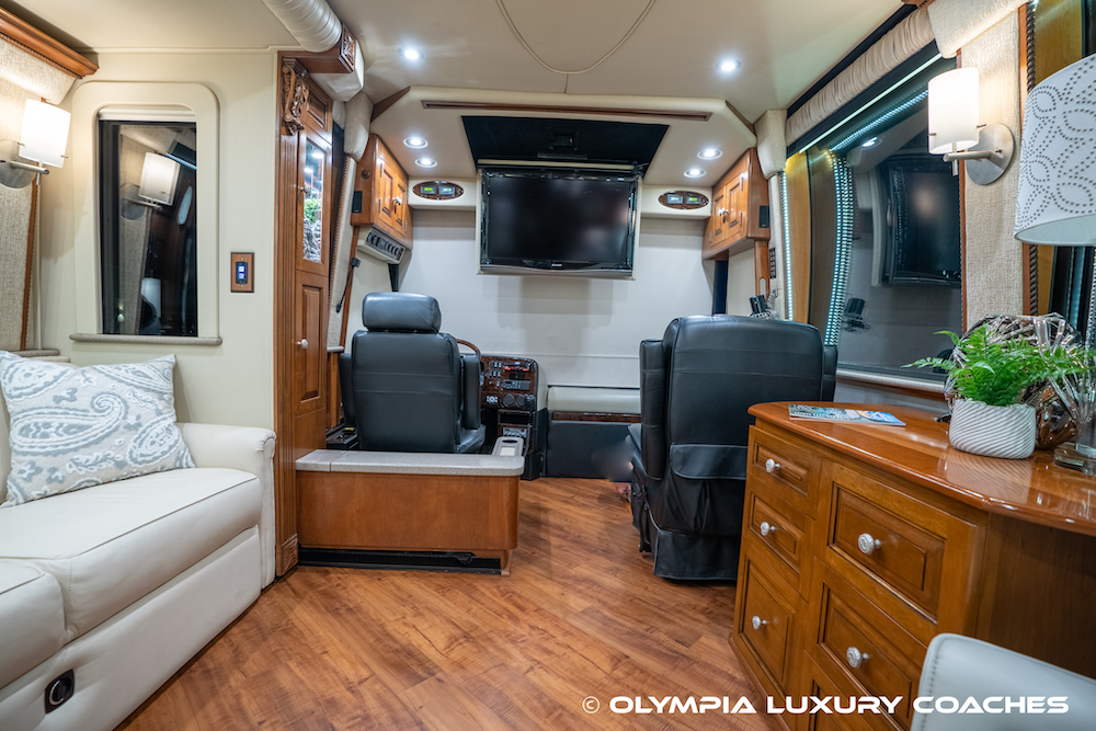 2005 Prevost Royale XLII For Sale