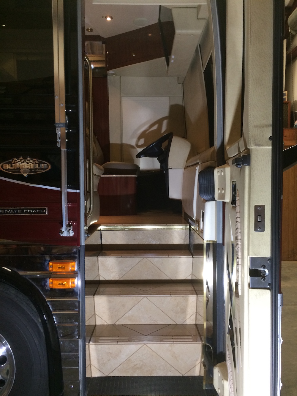 2005 Prevost Superbus XLII For Sale