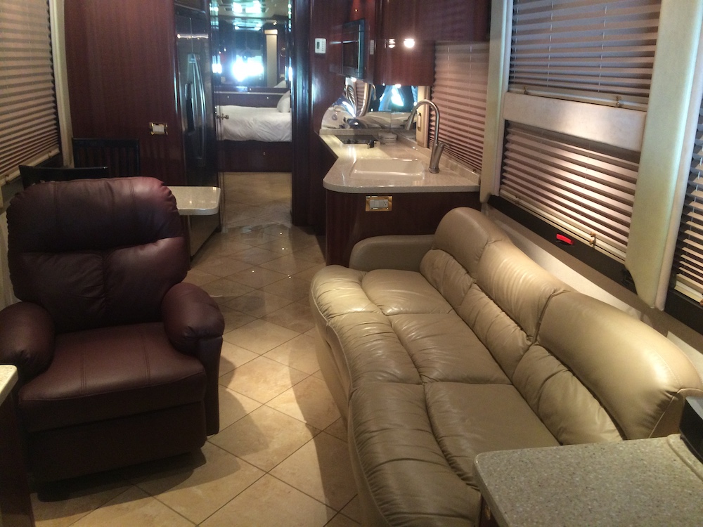 2005 Prevost Superbus XLII For Sale