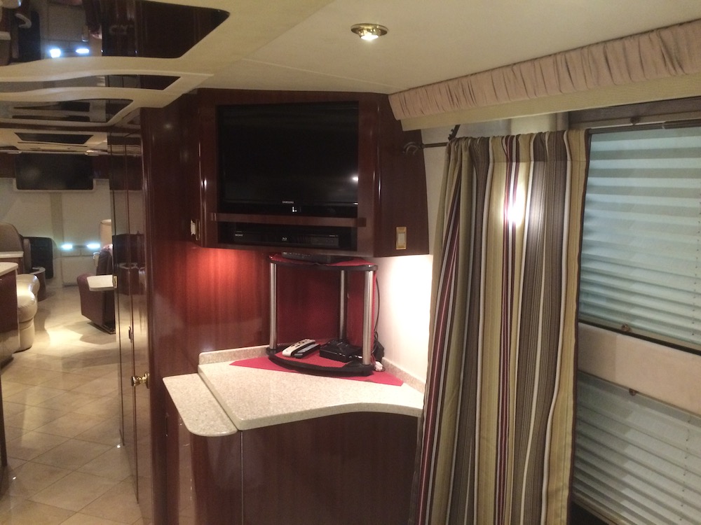 2005 Prevost Superbus XLII For Sale