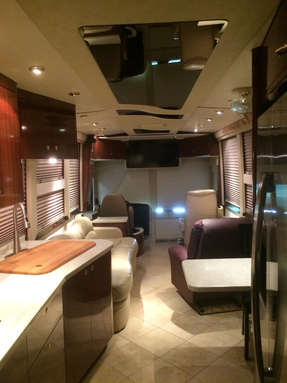 2005 Prevost Superbus XLII For Sale