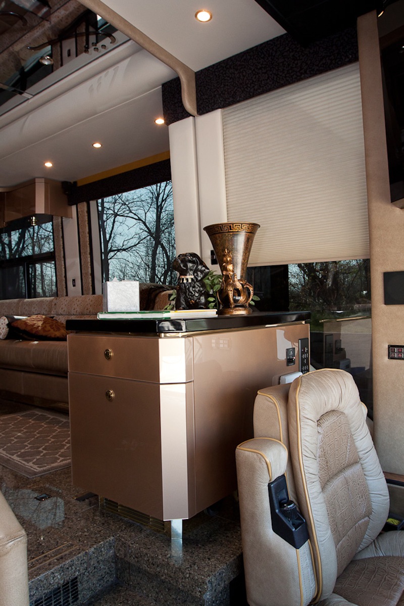 2005 Prevost Vantare H3-45 For Sale