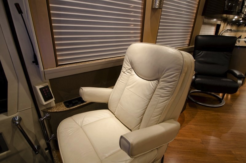 2006 Prevost Country Coach XLII