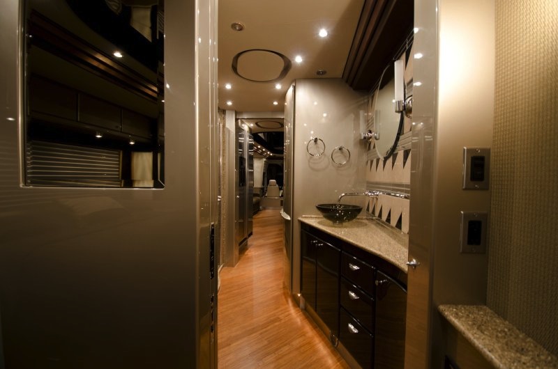 2006 Prevost Country Coach XLII