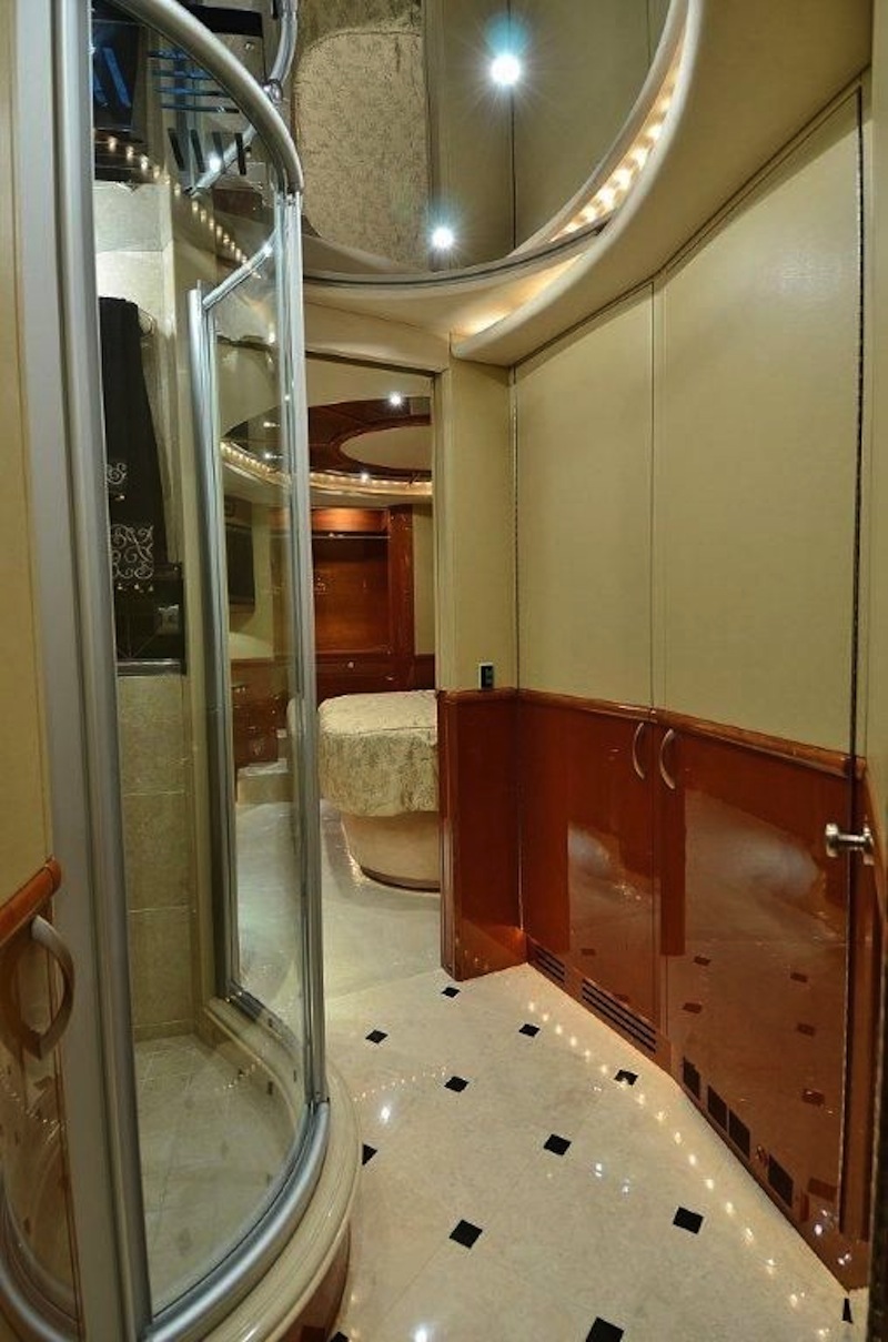 2006 Prevost Liberty Elegant Lady XLII