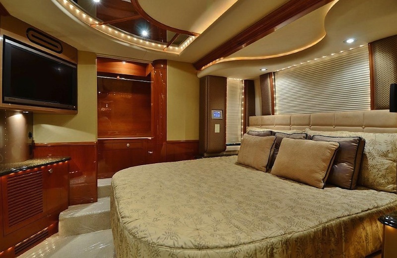 2006 Prevost Liberty Elegant Lady XLII