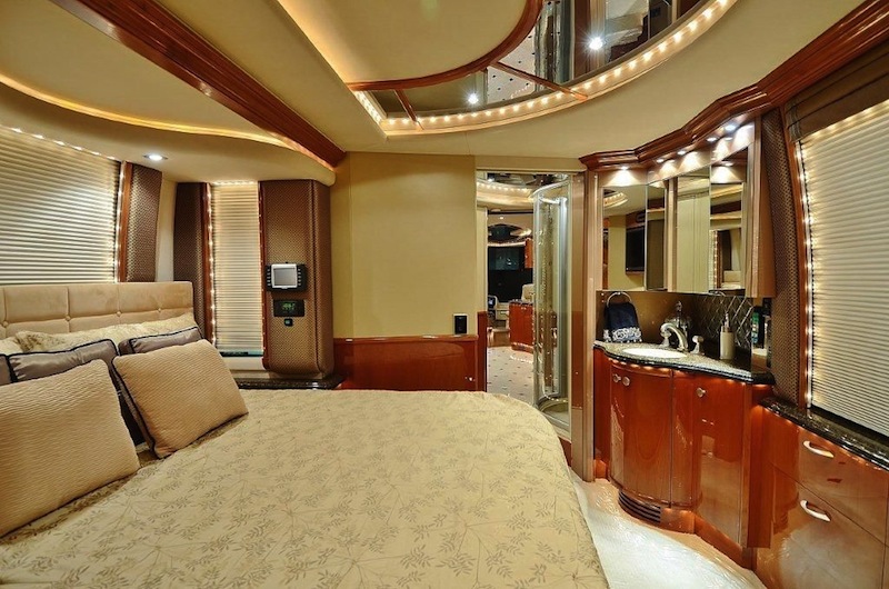 2006 Prevost Liberty Elegant Lady XLII