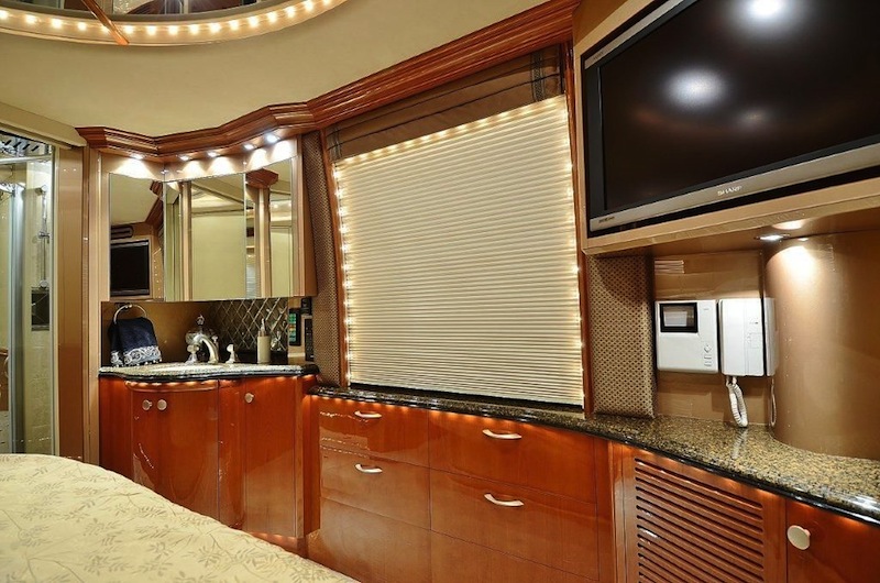 2006 Prevost Liberty Elegant Lady XLII