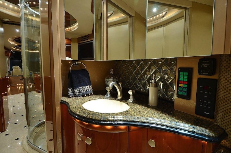 2006 Prevost Liberty Elegant Lady XLII