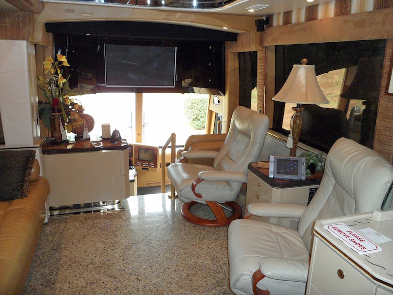 2006 Prevost Featherlite Vantare H3-45 For Sale