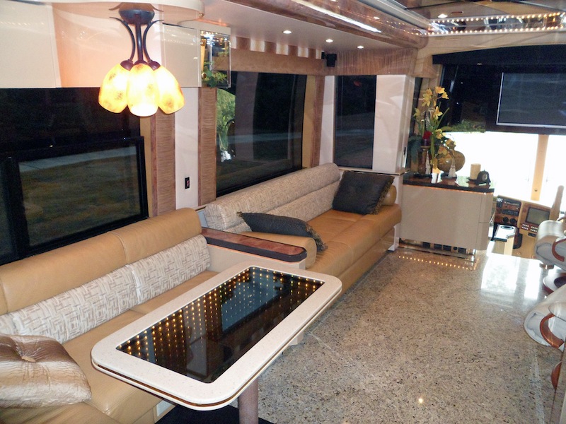 2006 Prevost Featherlite Vantare H3-45 For Sale