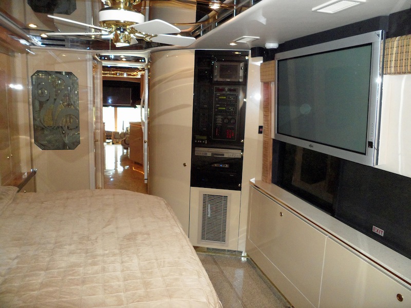 2006 Prevost Featherlite Vantare H3-45 For Sale