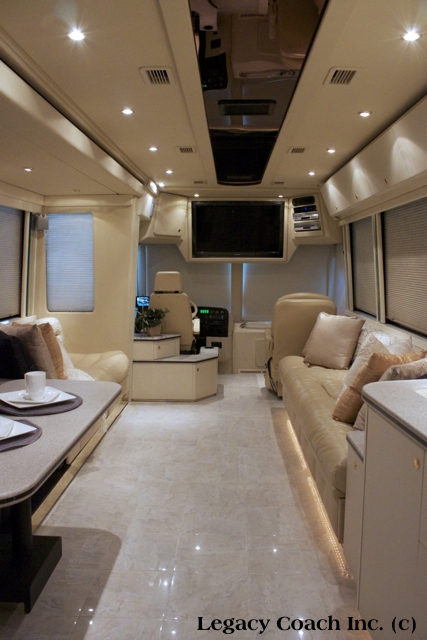 2006 Prevost Vantare Featherlite XLII For Sale