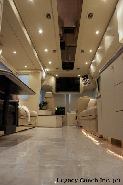 2006 Prevost Vantare Featherlite XLII For Sale