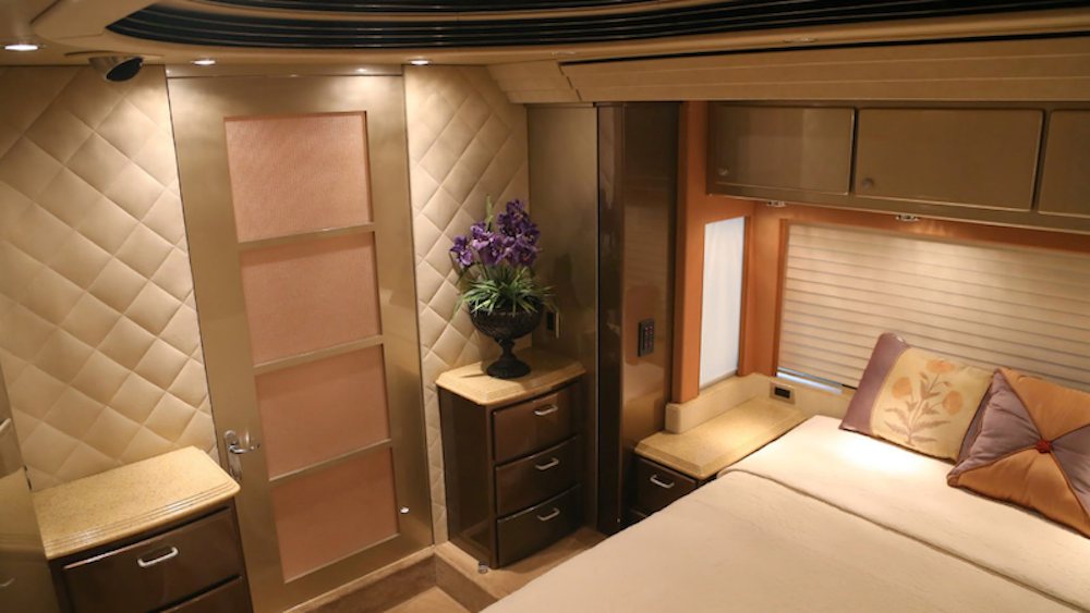 2006 Prevost Country Coach XLII For Sale