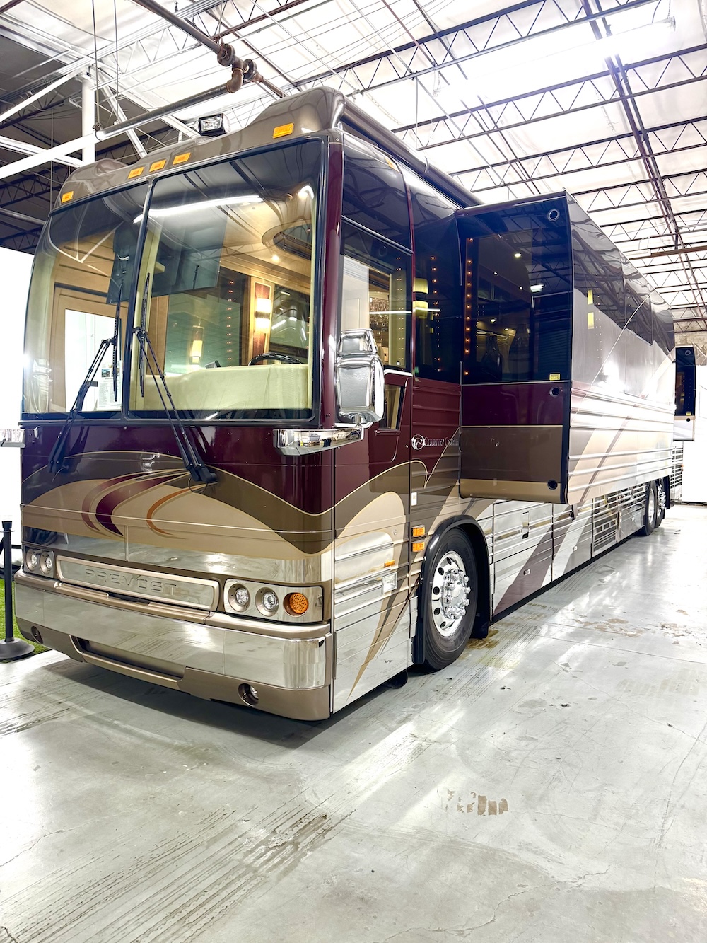 2005 Prevost Country Coach XLIIFor Sale
