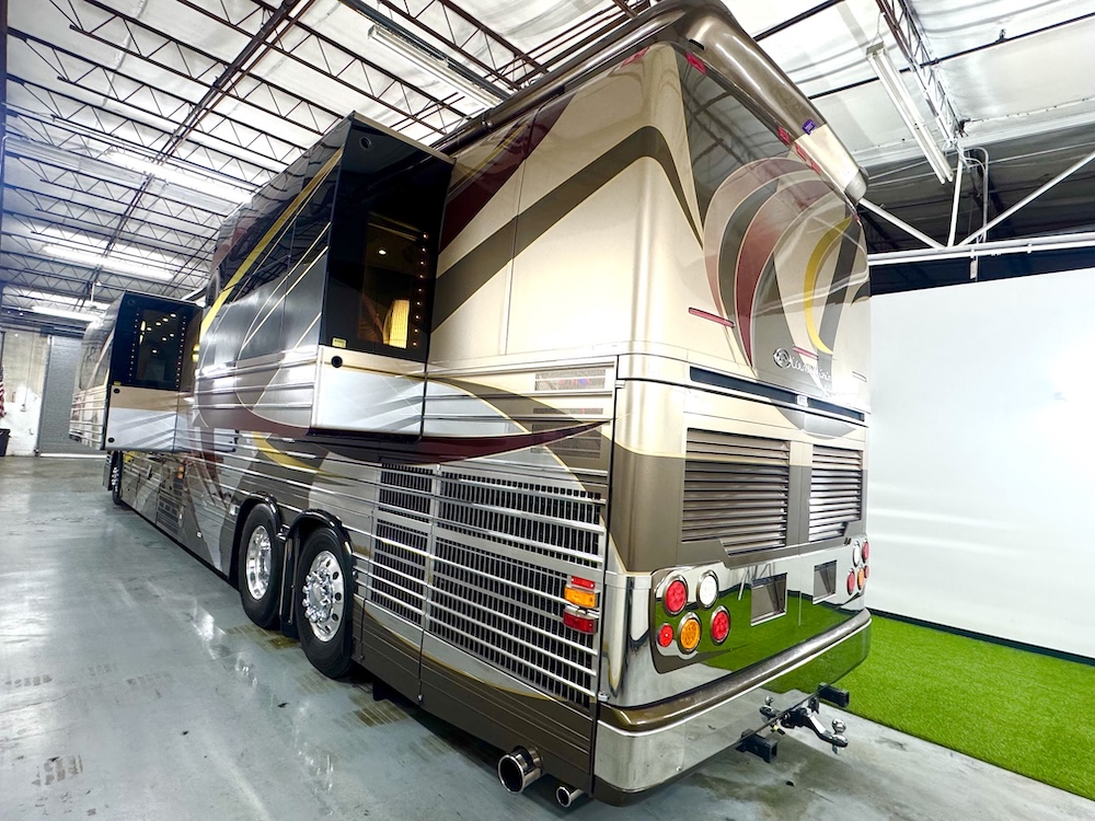 2005 Prevost Country Coach XLIIFor Sale