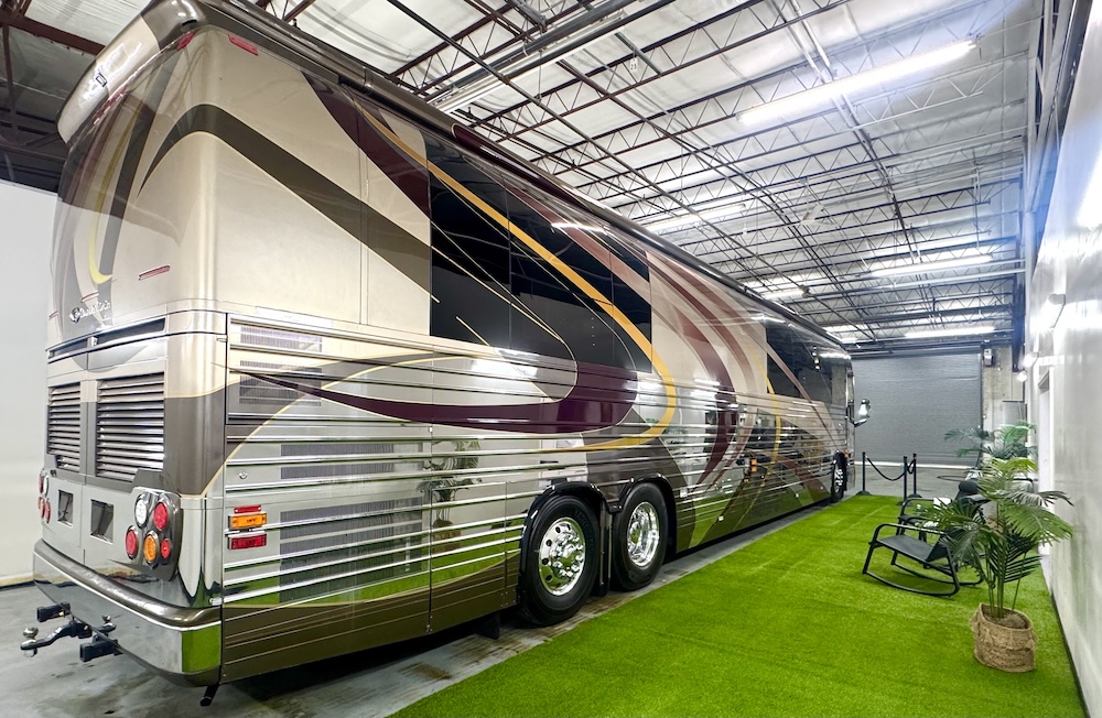 2005 Prevost Country Coach XLIIFor Sale