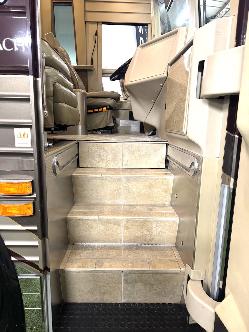 2005 Prevost Country Coach XLIIFor Sale