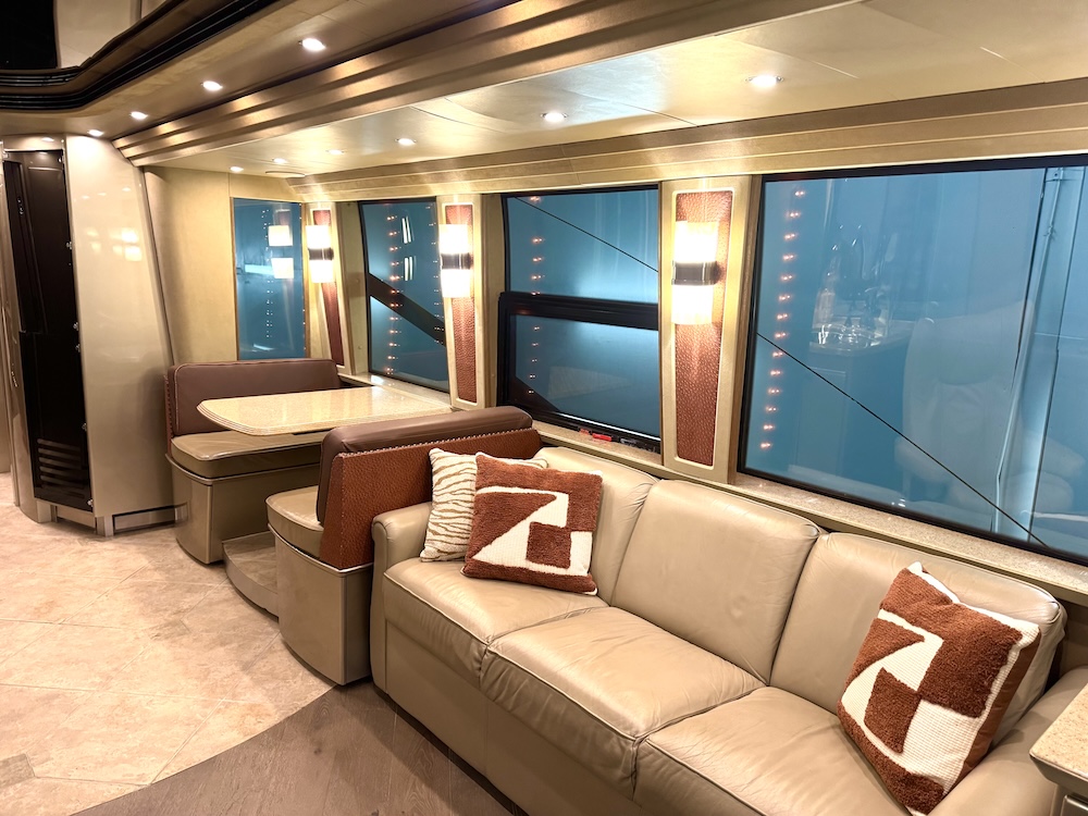 2005 Prevost Country Coach XLIIFor Sale