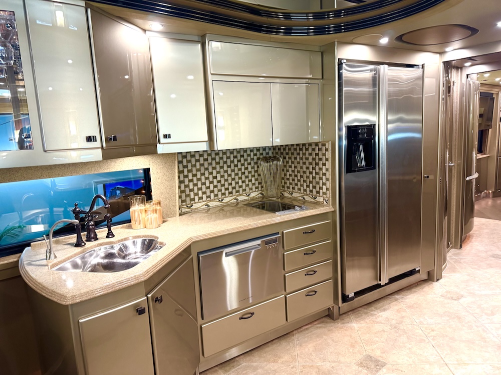 2005 Prevost Country Coach XLIIFor Sale